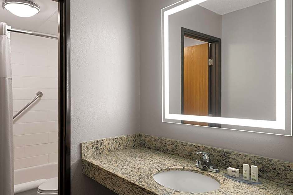 AmericInn by Wyndham Alexandria