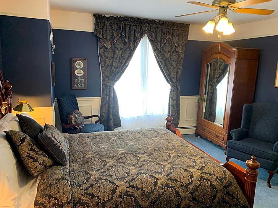 Superior 1 Queen Bed — 4 fotoğraftan 1. fotoğraf