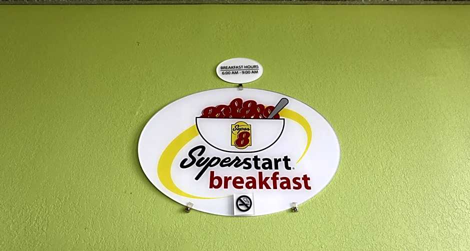 Super 8 by Wyndham Manassas