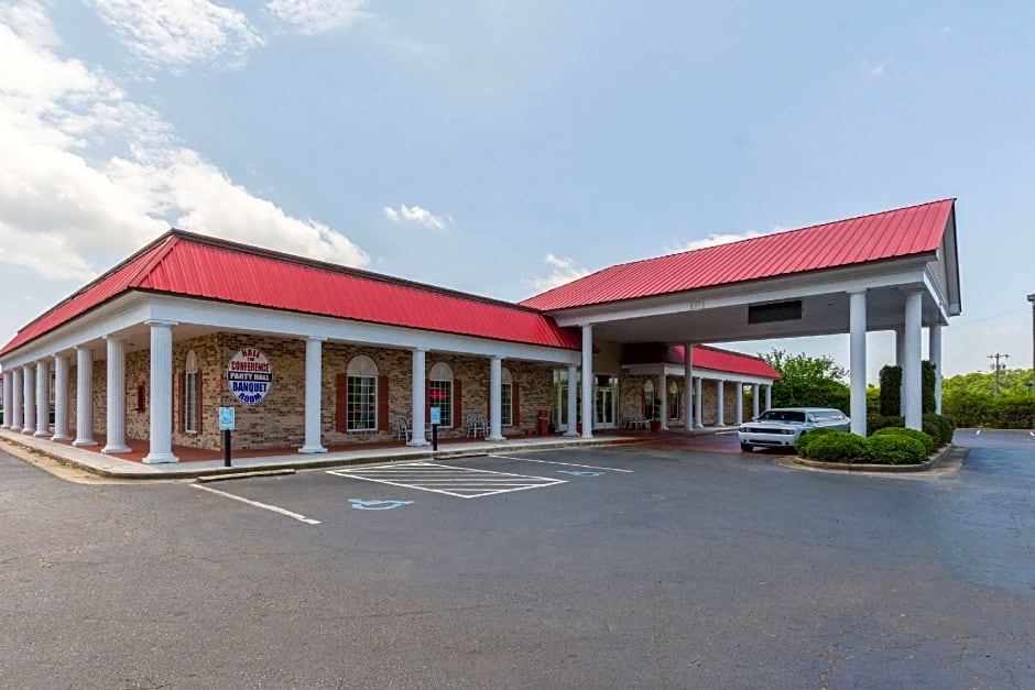 Econo Lodge Inn & Suites Orangeburg