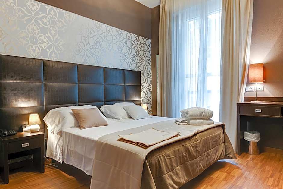 Photo 1 of 6 of 1 Double Bed or 2 Beds