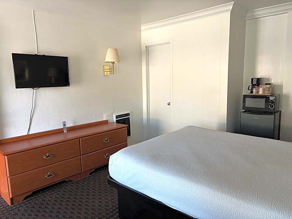 Lark Motel Willits