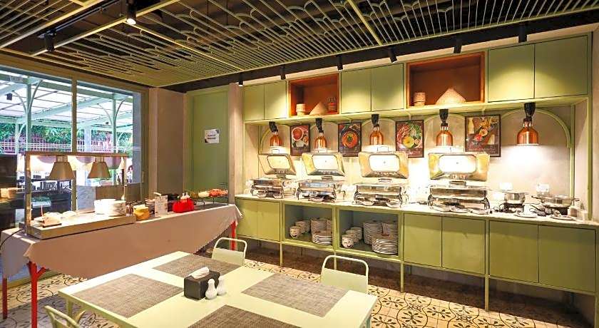 Samsen Street Hotel