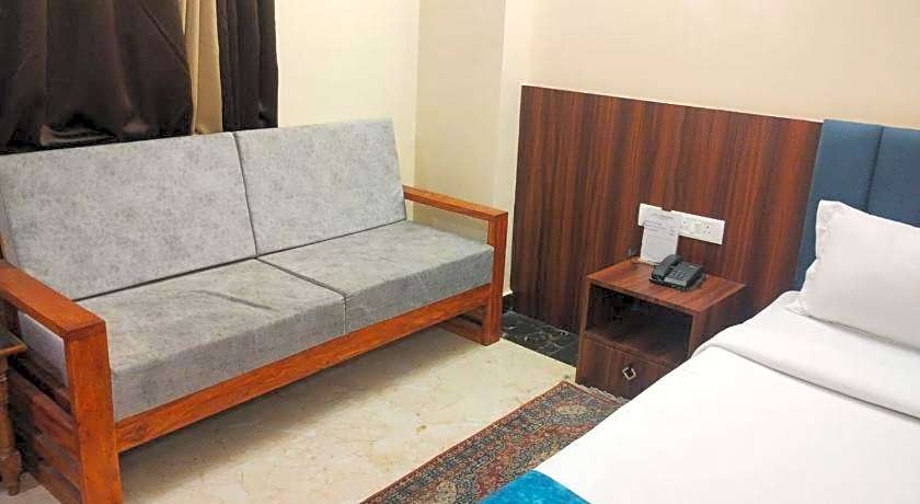 Hotel Sarweshwary