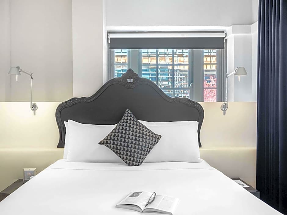 Peppers Gallery Hotel