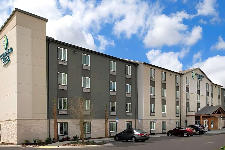 WoodSpring Suites Tampa - USF - Near Busch Gardens