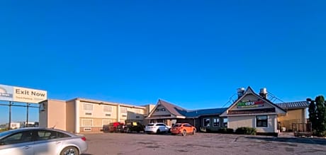 Days Inn by Wyndham West Branch Iowa City Area
