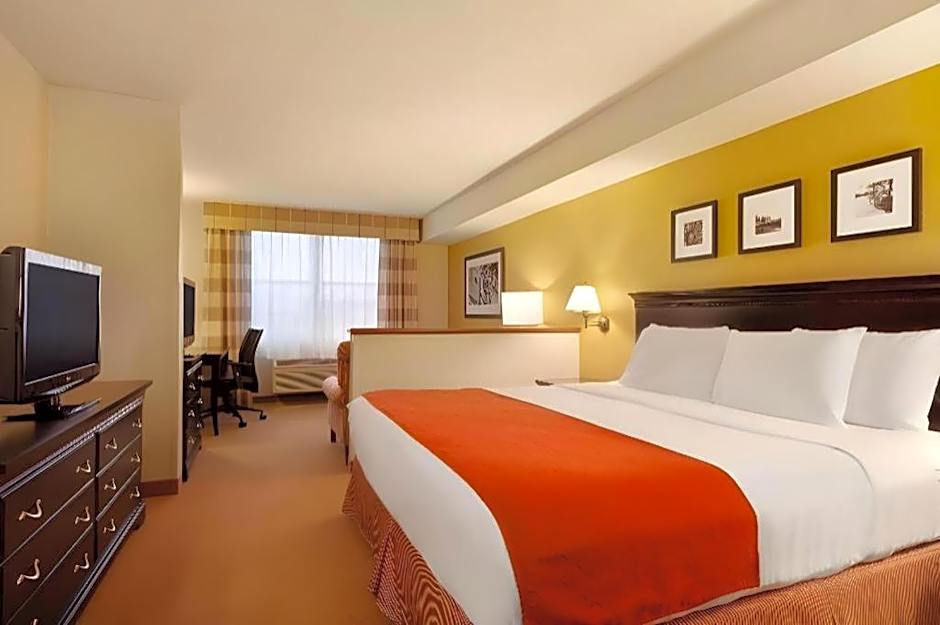 Country Inn & Suites by Radisson, Dundee, MI