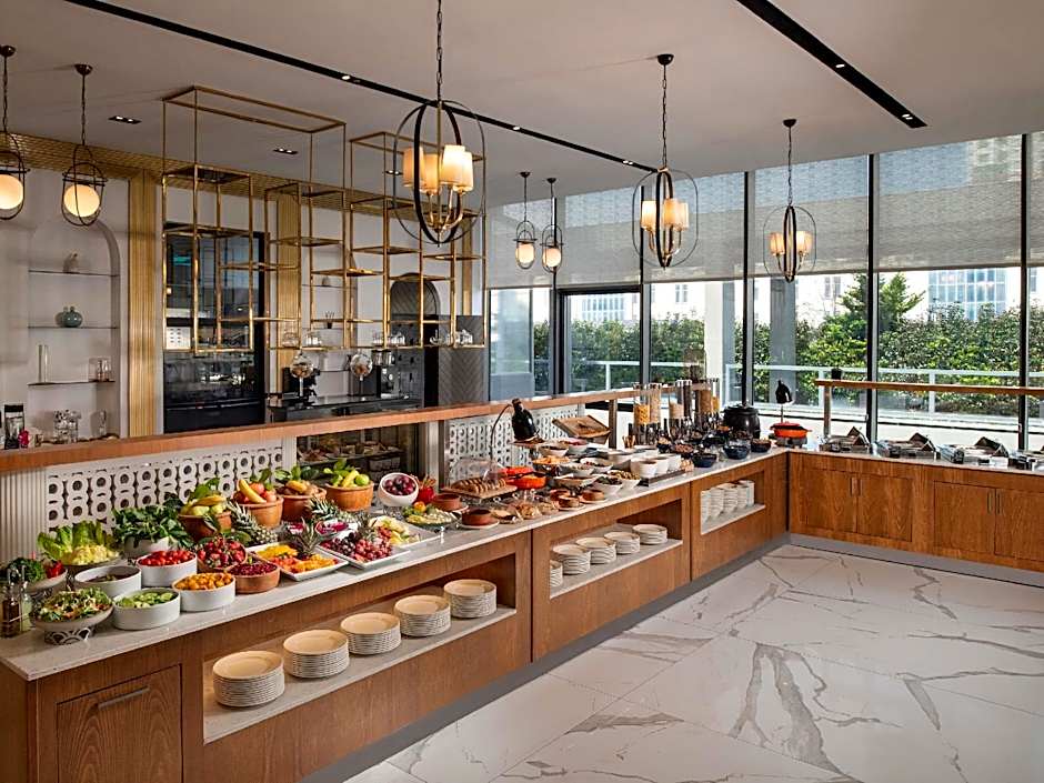 Movenpick Living Istanbul West