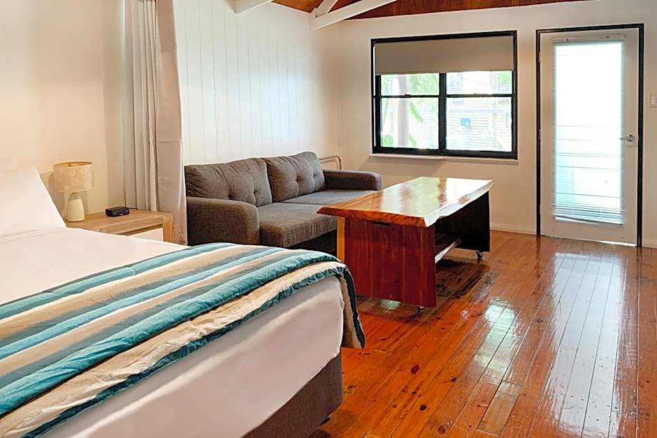 Airlie Beach Magnums - Adults Only