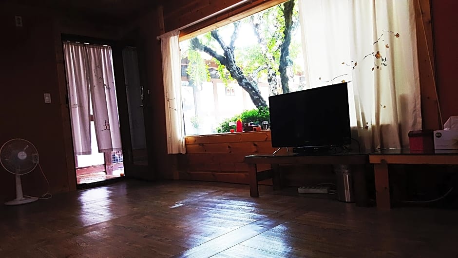 In-Yeon Hanok Guesthouse