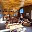 Bison Lodge - Lg Home - 2 bedrooms - less than 5 miles to Yellowstone North Entrance, Sleeps up to 8