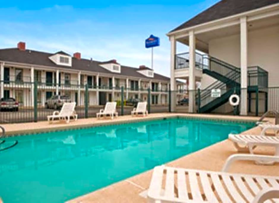 Baymont by Wyndham Roanoke Rapids