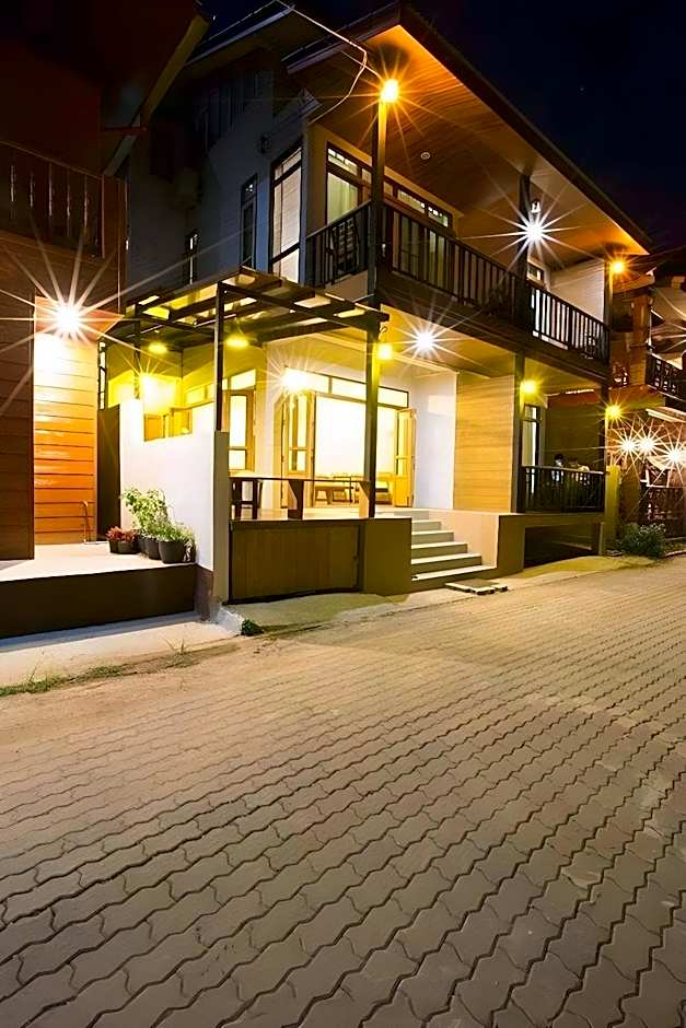 Norn Nab Dao Rimkhong Hotel