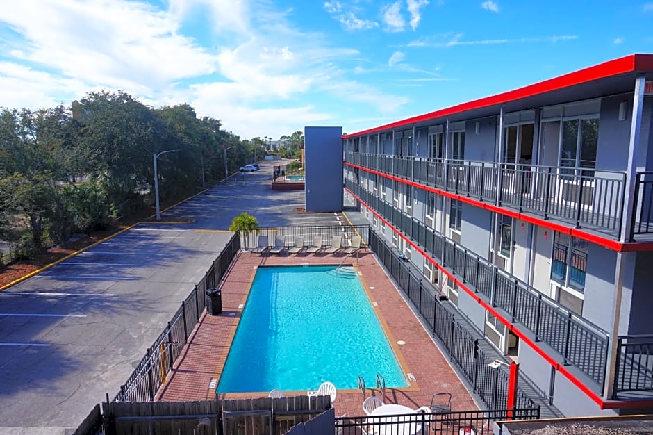 Travelodge by Wyndham Orlando at Heart of International Drive
