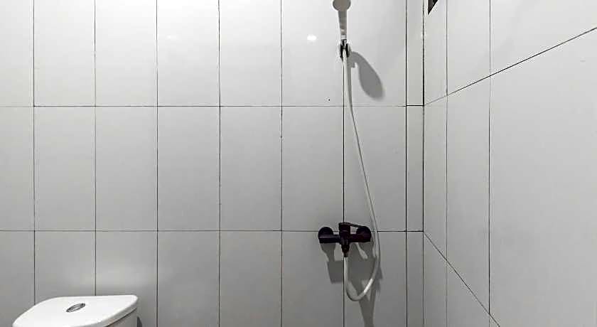 RedDoorz near Taman Kota Lapang Merdeka Sukabumi