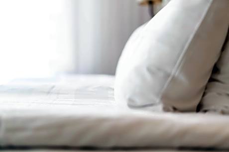 Double single use queen size bed