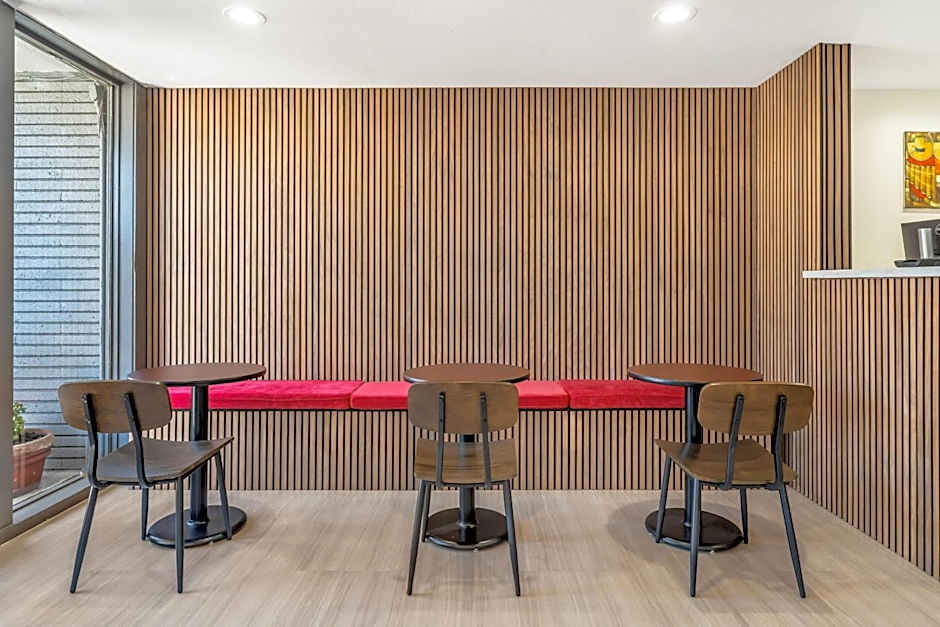 La Luna Inn, an Ascend Collection Hotel