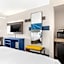 Comfort Inn & Suites Suwanee - Sugarloaf