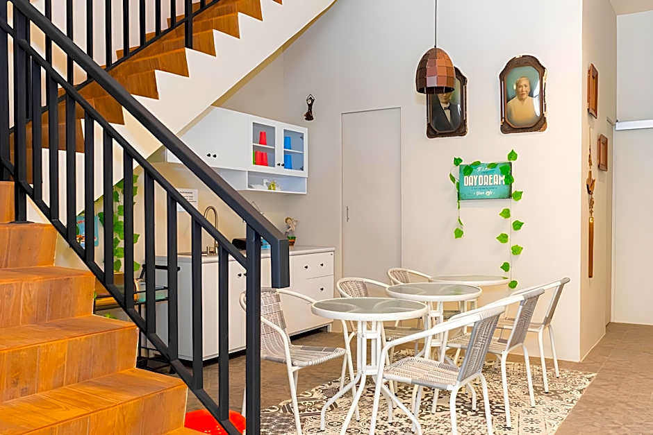 RedDoorz Hostel @ DI Panjaitan Simpang Lima