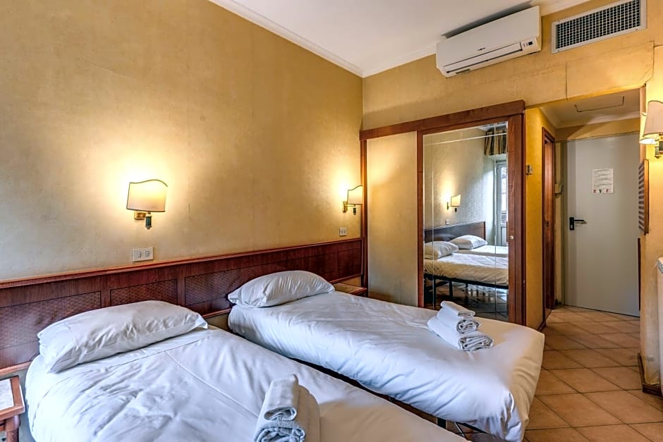 Hotel Pomezia
