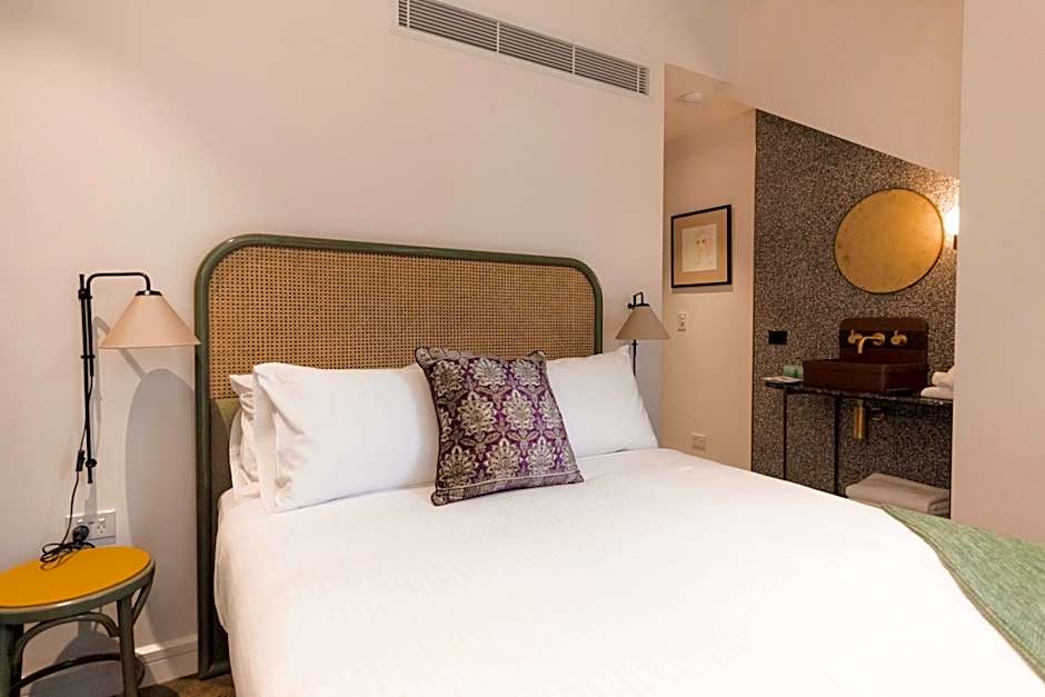 The Sarah by Urban Rest