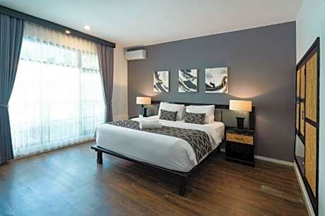 Deluxe Pool View Double Room