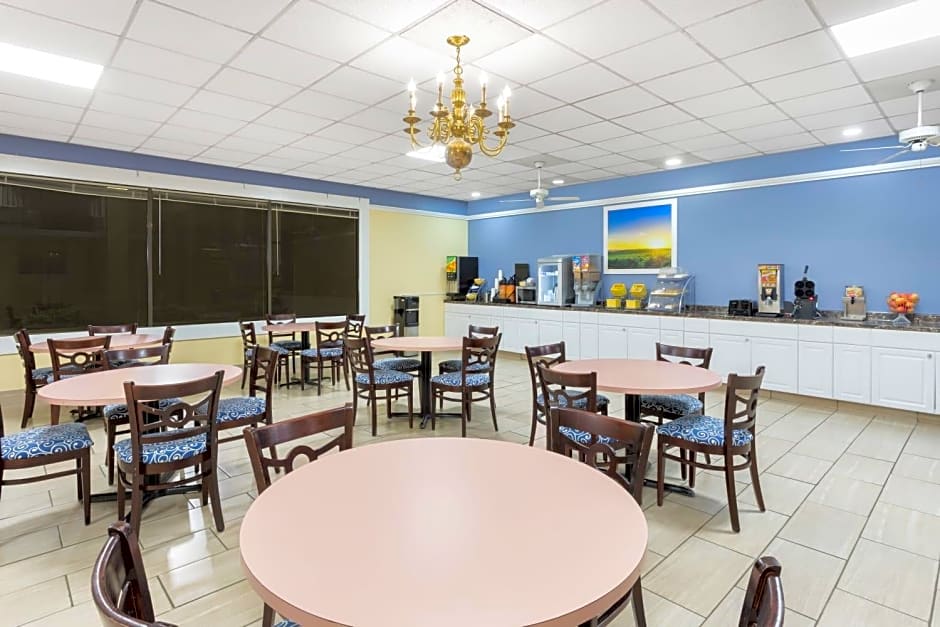 Days Inn by Wyndham Orangeburg South