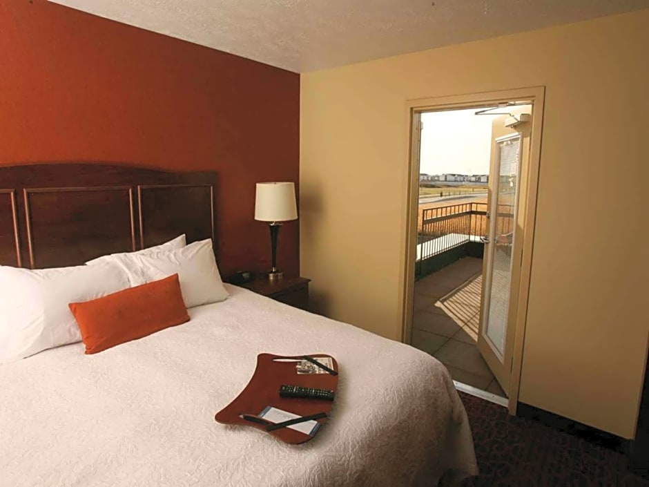 Hampton Inn By Hilton & Suites Fargo