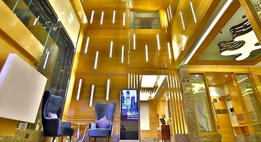 Regenta Central The Crystal Kanpur