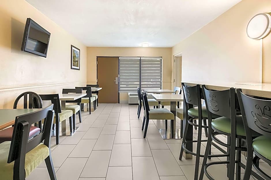 Quality Inn & Suites Mount Chalet