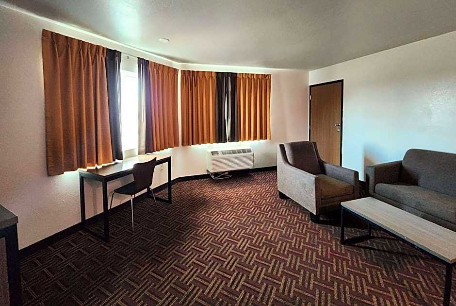 Photo 1 of 9 of 1 Bedroom 2 Queen Beds Suite