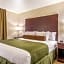 Cobblestone Hotel & Suites - Hutchinson