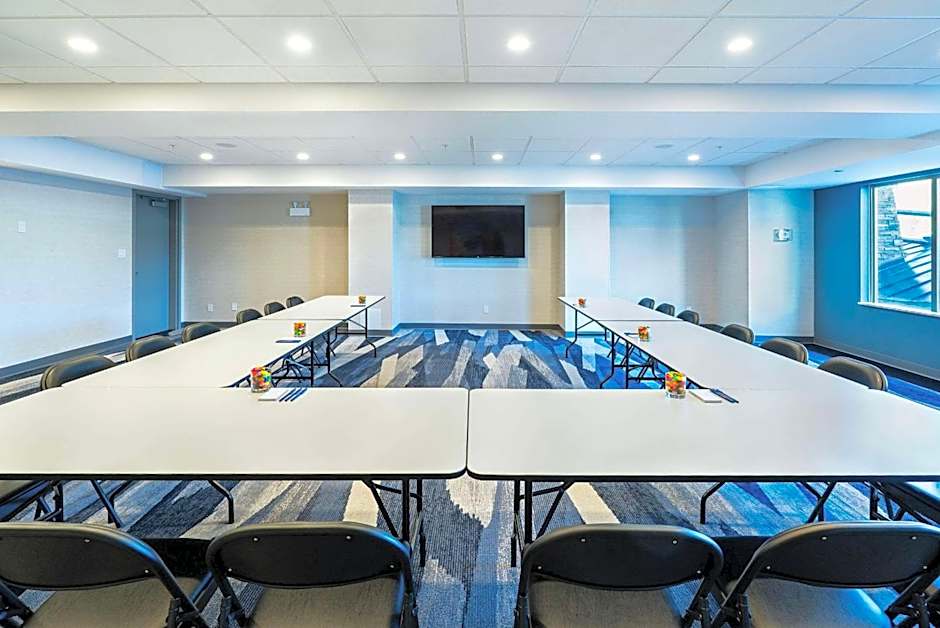 Comfort Suites Kelowna