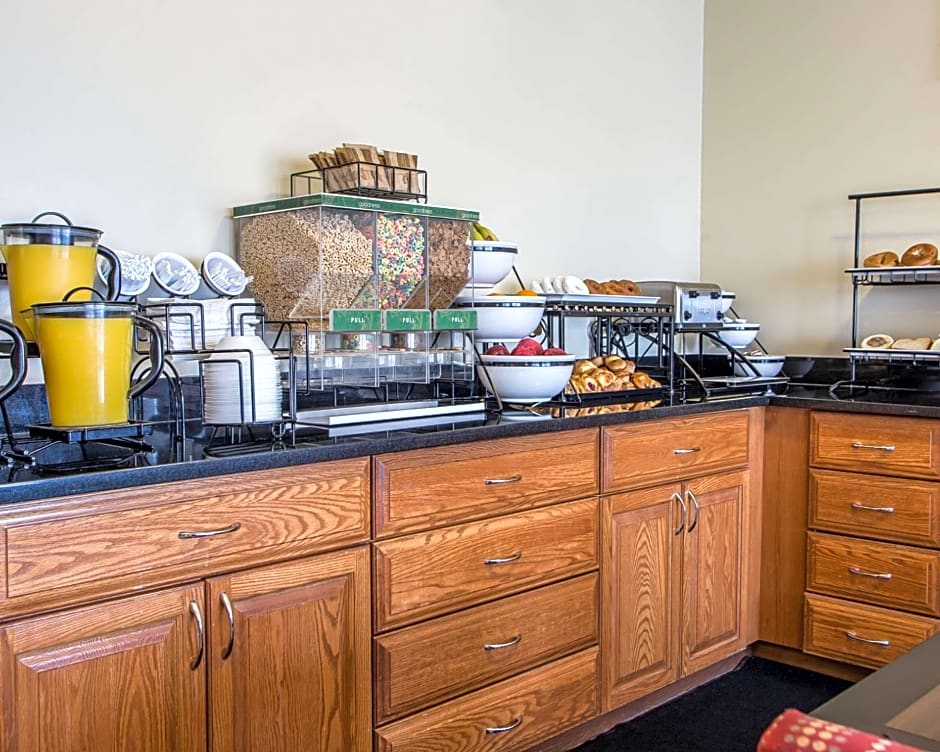 Quality Inn Dayton North - Vandalia