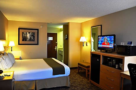 1 King Bed, Nonsmoking