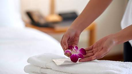 Custom Stay Residence and Suites