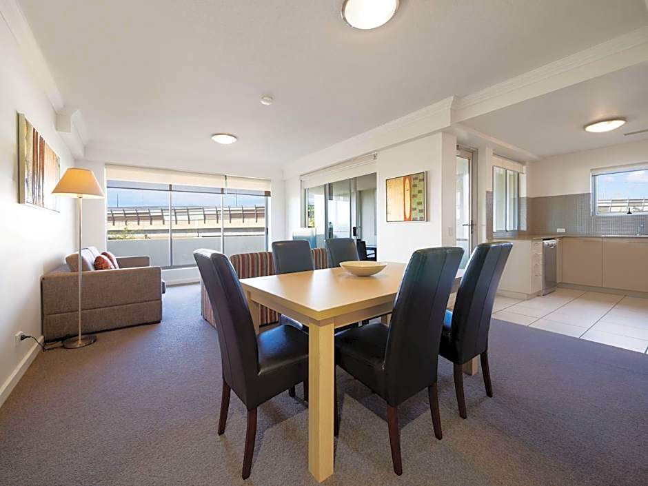 Oaks Brisbane Mews Suites
