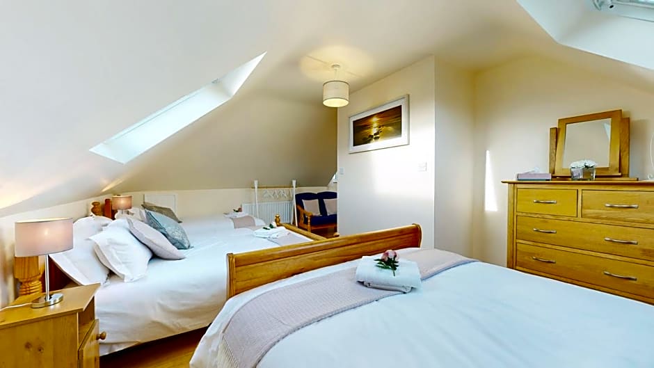 Ross Beach Family Farmhouse B&B