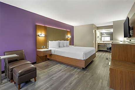 King Room - Upper Floor/Non-Smoking