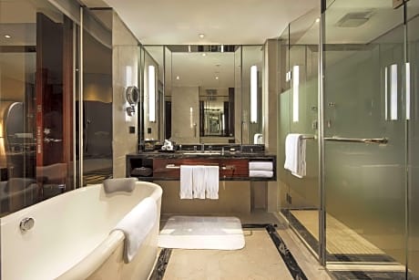 King One Bedroom Suite With Lounge Access