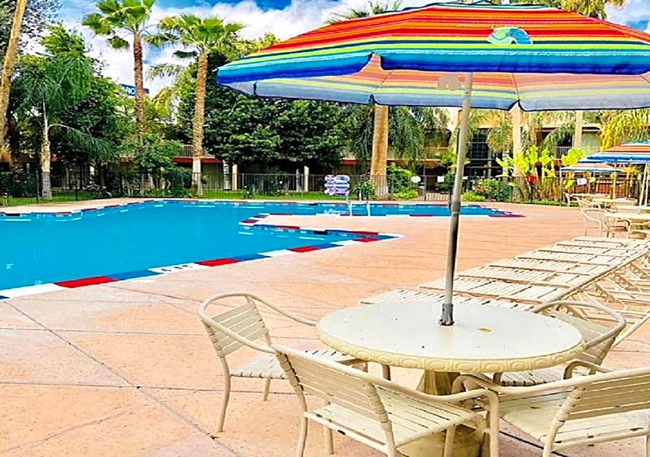 Clarion Hotel Bakersfield North