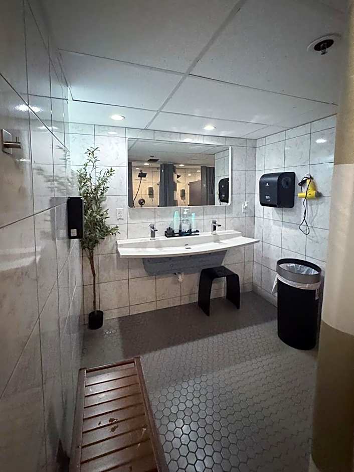 U Street Capsule Hostel