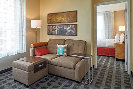 1 Bedroom suite with queen bed and a sofa