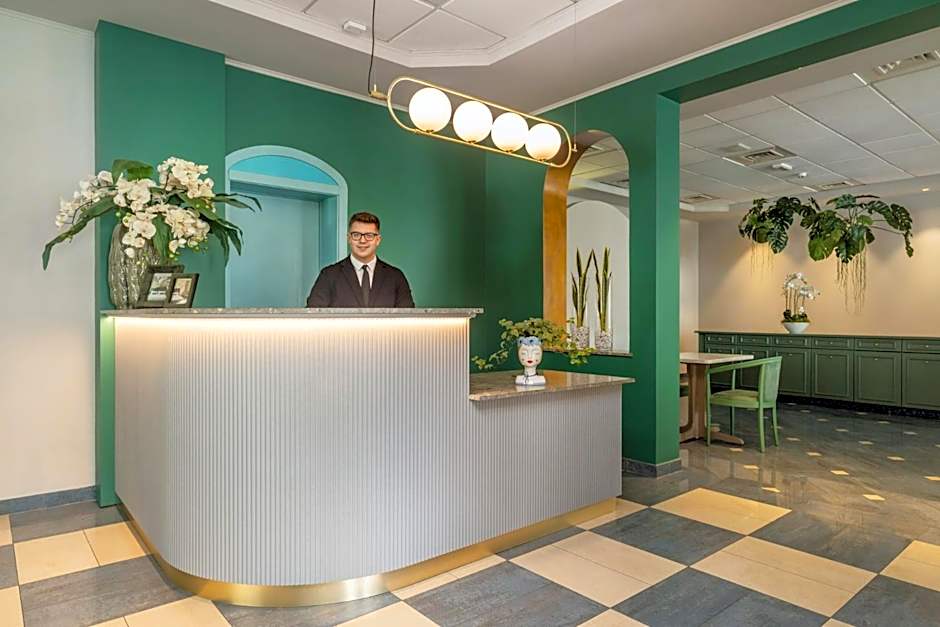 Salus Smart & Chic Hotel