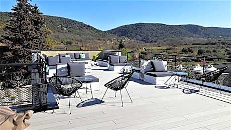 Hostel les Terrasses du Roc