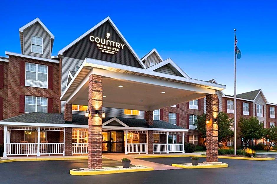 Country Inn & Suites by Radisson, Kenosha, WI