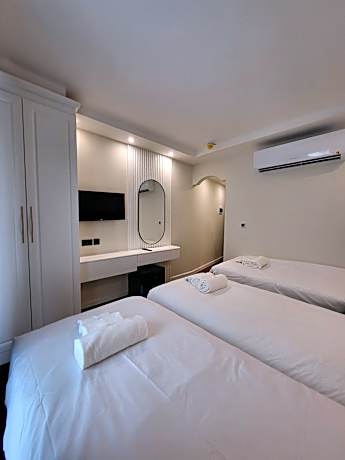 Partial Sea View Twin Room