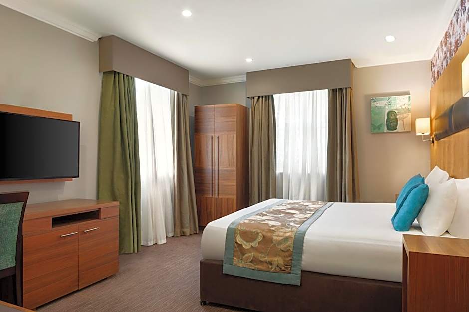 Ramada by Wyndham Cheltenham