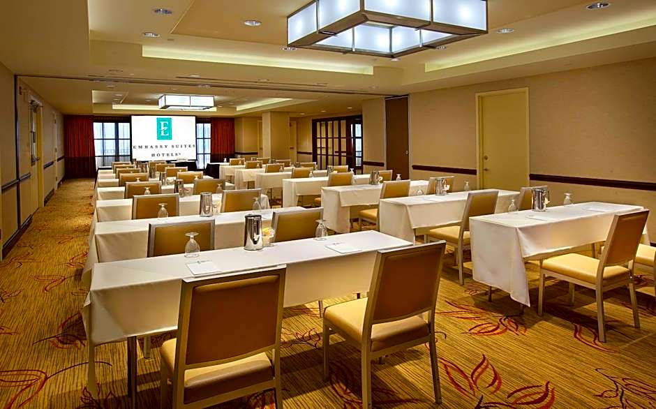 Embassy Suites by Hilton Washington DC Chevy Chase Pavilion